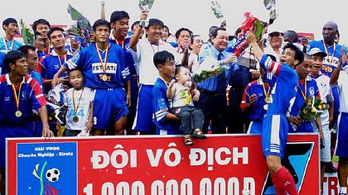 Bóng đá TP.HCM bị… bóng đè!